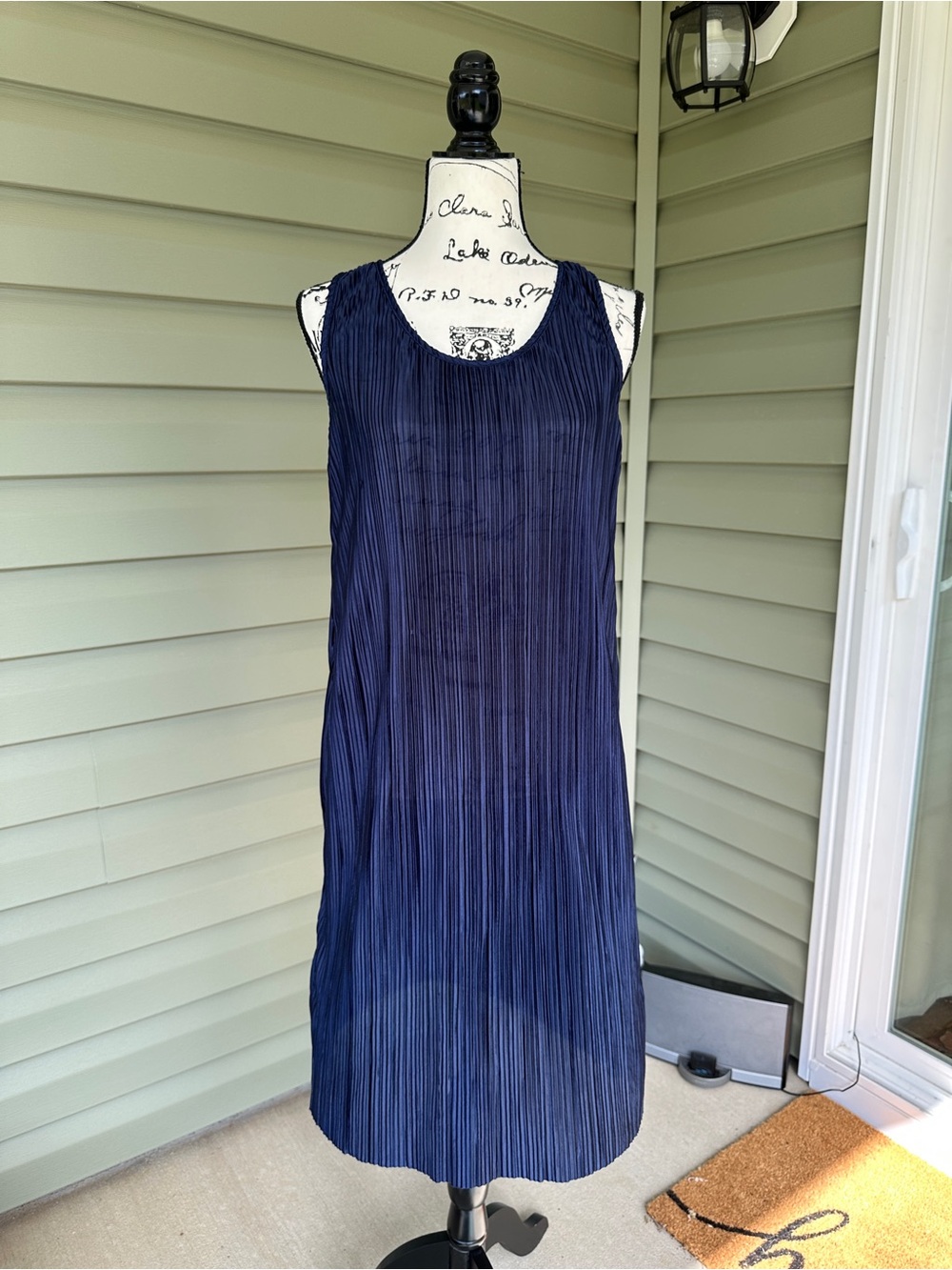 H&M Navy Pleated shiny Sleeveless Midi Dress size Small